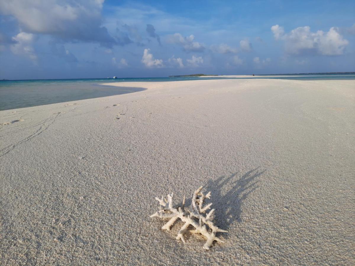 Royal Beach Dhigurah MALDIVES Exterior photo